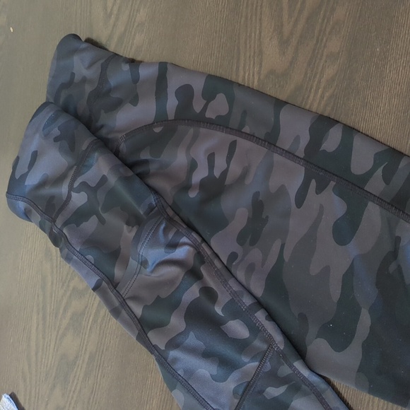 Gap Fit Leggings - Picture 3 of 3